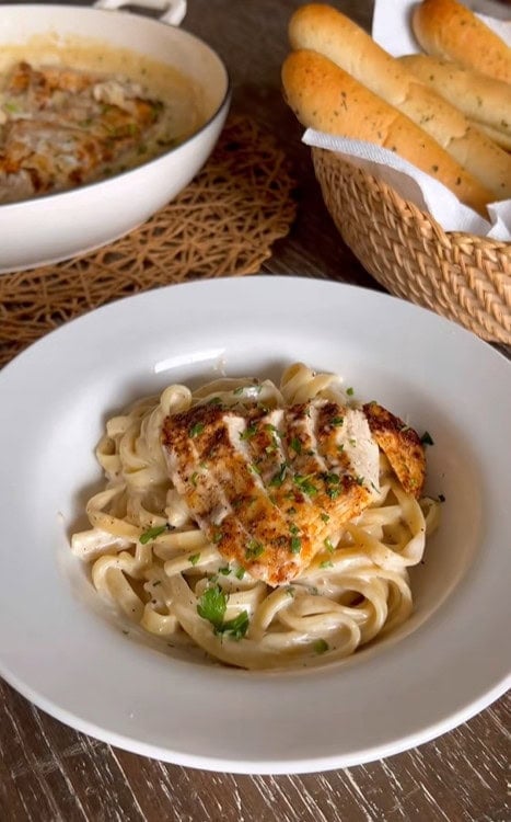 Chicken Alfredo Copycat Recipe