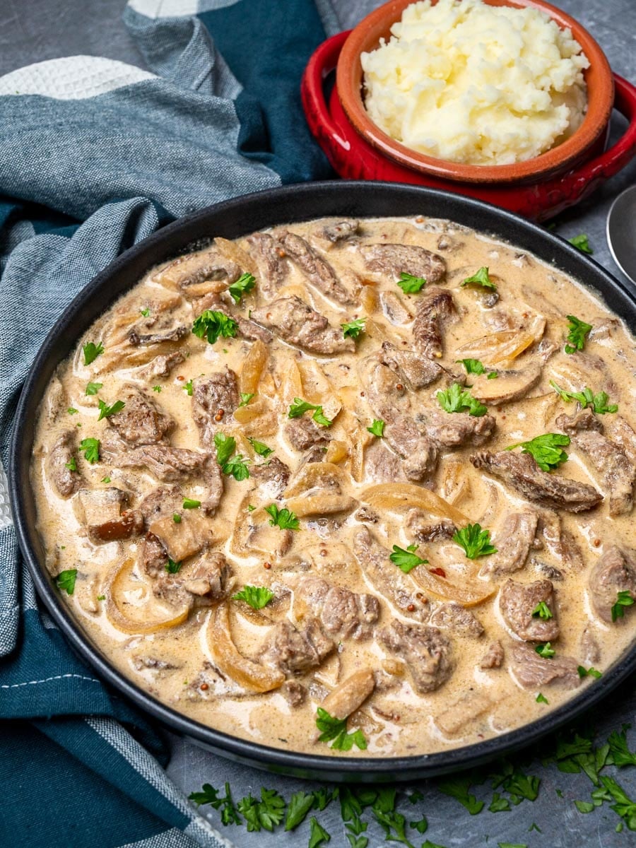 Low-carb beef stroganoff with creamy sauce and noodles, a high protein dinner under 500 calories